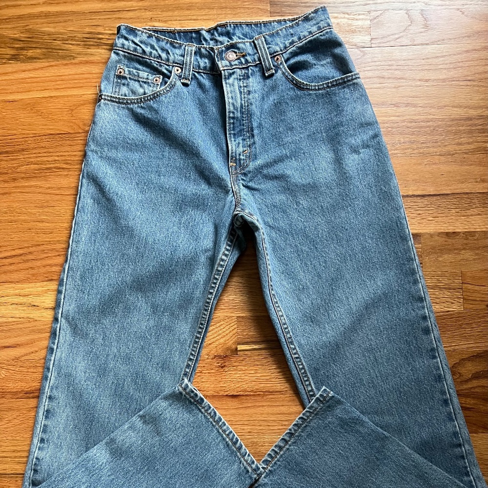 Vintage Levi’s 505 jeans reg. fit,straight leg 100% cotton women’s 5jr. USA!